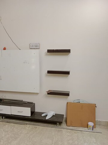 Furnished Amenities in 3.5 BHK Builder Floor at Ansals Sushant City – for Rent