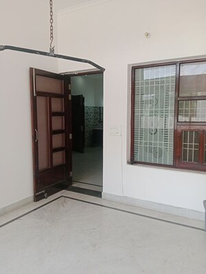 3 BHK Builder Floor For Rent in Sector 18