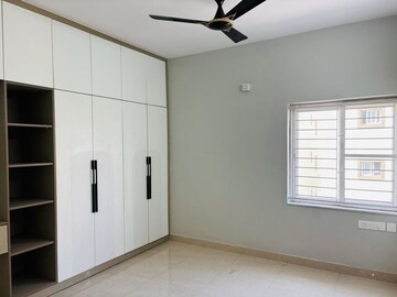 Room in 3 BHK Builder Floor at Madhapur – for Rent