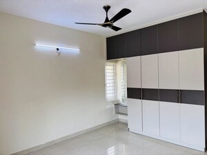 Room in 3 BHK Builder Floor at Madhapur – for Rent