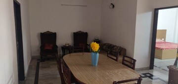 Bedroom in 1 BHK Builder Floor at Dlf City Phase 3 – for Rent