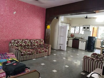 Room in 2 BHK Apartment at Sanewadi – for Rent
