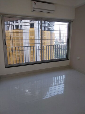 Room in 2 BHK Apartment at Arkade Earth, Kanjurmarg East – for Rent