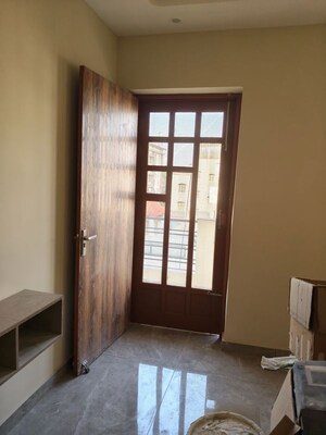 Room in 3 BHK Builder Floor at Sector 4 – for Rent