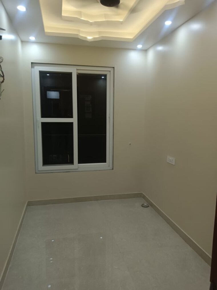 Room, sector 9a 3 Bedroom 1950 Sq.Ft. Builder Floor In Sector 9a Gurgaon 10073664