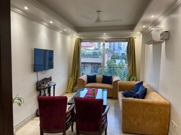 Living Room in 2.5 BHK Apartment at Sector 22 – for Rent