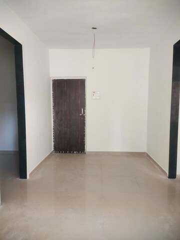 Room in 1 BHK Apartment at Vaishnavi Park, Kalwa – for Rent