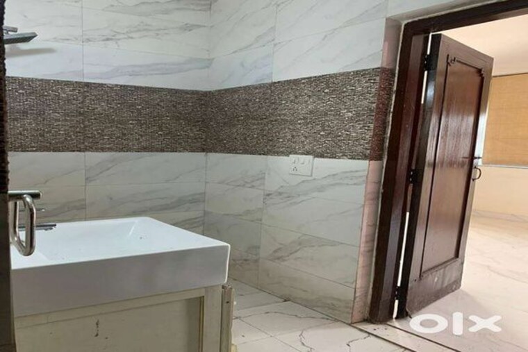 Balcony, malviya nagar 3 Bedroom 200 Sq.Yd. Builder Floor In Malviya Nagar Delhi 10073710