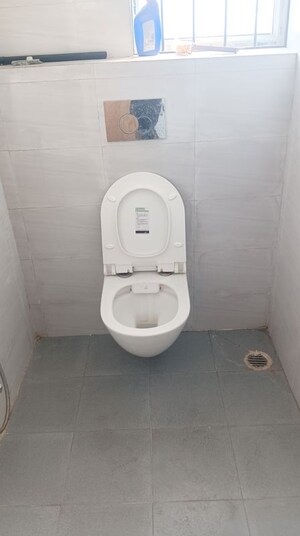 Bathroom in 4 BHK Builder Floor at Uzan Bazar – for Rent