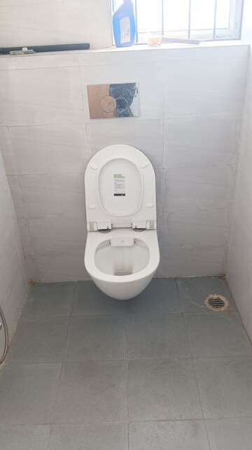 Bathroom in 4 BHK Builder Floor at Uzan Bazar – for Rent