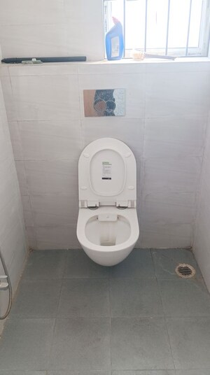 Bathroom in 4 BHK Builder Floor at Uzan Bazar – for Rent