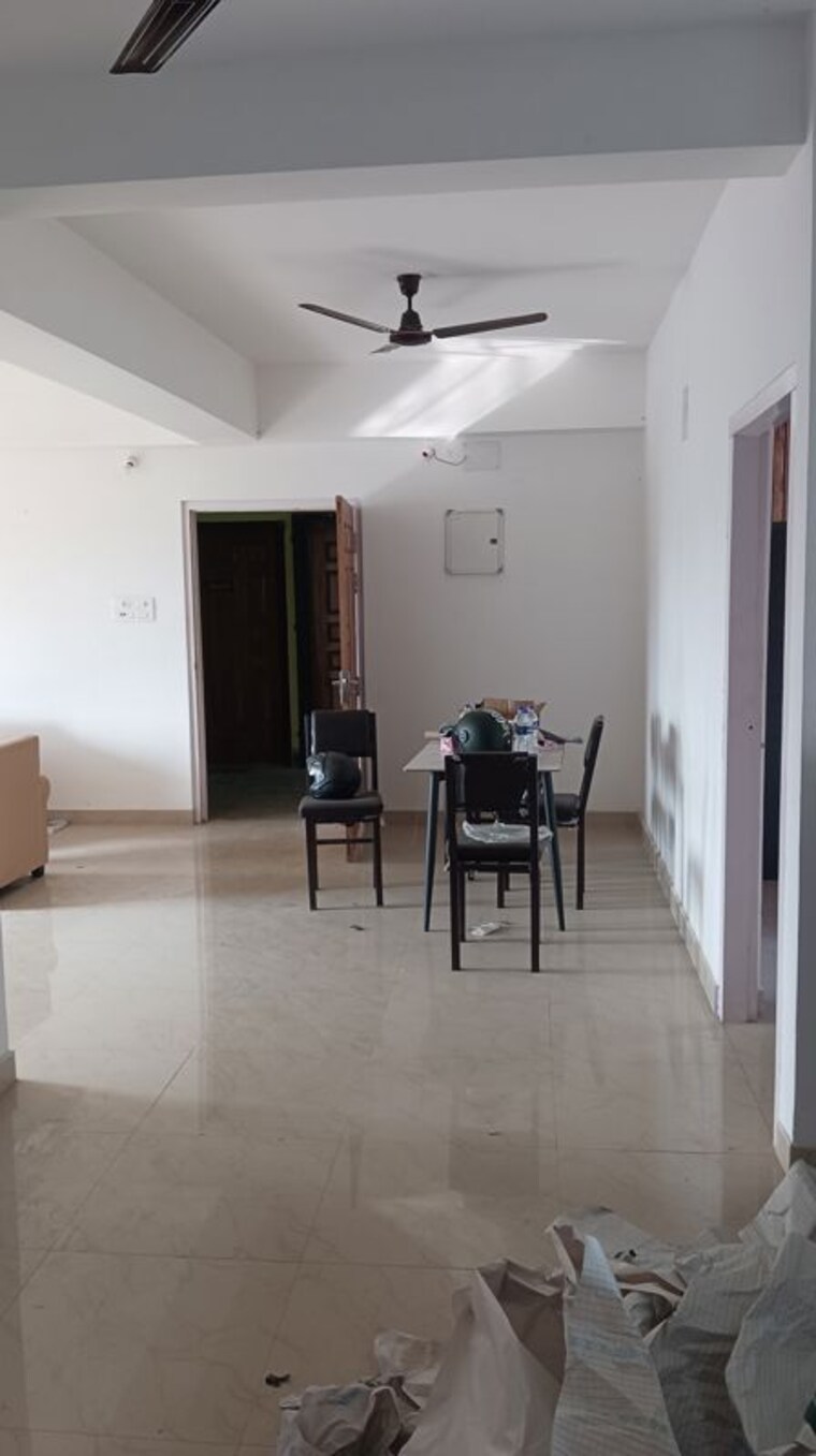 Gym, uzan bazar 4 Bedroom 2000 Sq.Ft. Builder Floor In Uzan Bazar Guwahati 10073714