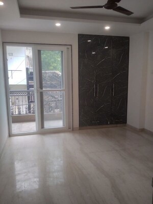Room in 3 BHK Builder Floor at Hauz Khas – for Sale