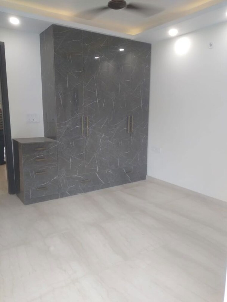 Room, hauz khas 3 Bedroom 240 Sq.Yd. Builder Floor In Hauz Khas Delhi 10073722