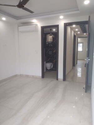 Room in 3 BHK Builder Floor at Hauz Khas – for Sale