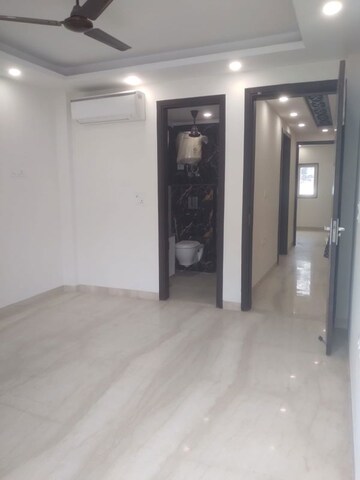 Room in 3 BHK Builder Floor at Hauz Khas – for Sale