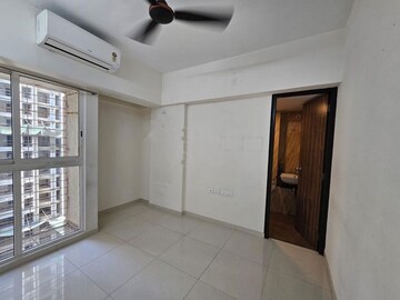 1 BHK Apartment For Rent in Lodha Amara, Kolshet Road