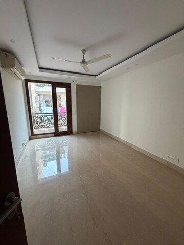 Room in 4 BHK Builder Floor at Greater Kailash ii – for Rent
