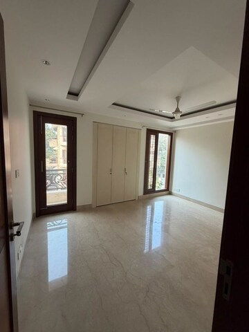 Room in 4 BHK Builder Floor at Greater Kailash ii – for Rent
