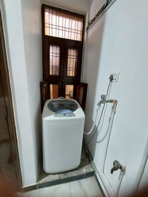 Staircase in 1.5 BHK Builder Floor at Arun Yamuna Enclave, Sector 30 – for Rent