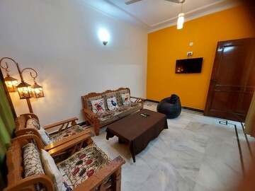 Living Room in 3.5 BHK Builder Floor at Tarang Orchid, Sector 28 – for Rent