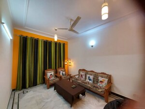 Living Room in 3.5 BHK Builder Floor at Tarang Orchid, Sector 28 – for Rent