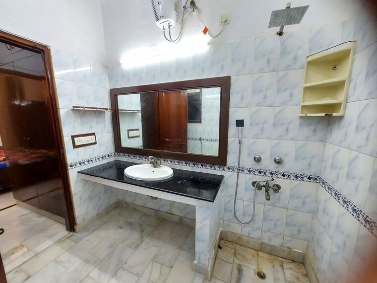 Kitchen, tarang-orchid 3.5 Bedroom 3000 Sq.Ft. Builder Floor In Sector 28 Faridabad 10073875