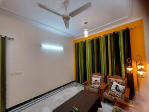 Living Room in 3.5 BHK Builder Floor at Tarang Orchid, Sector 28 – for Rent