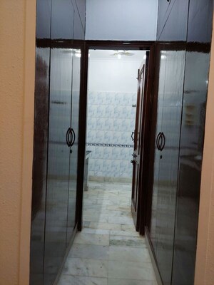 Building Lobby in 3.5 BHK Builder Floor at Tarang Orchid, Sector 28 – for Rent