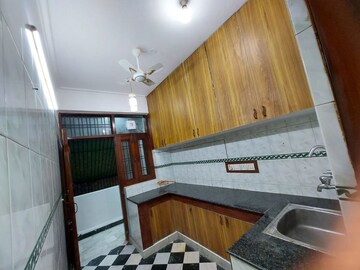 Bedroom in 3.5 BHK Builder Floor at Tarang Orchid, Sector 28 – for Rent