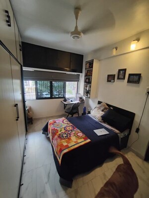 Bedroom in 2 BHK Apartment at Shilpa Apartment Santacruz West, Santacruz West – for Rent