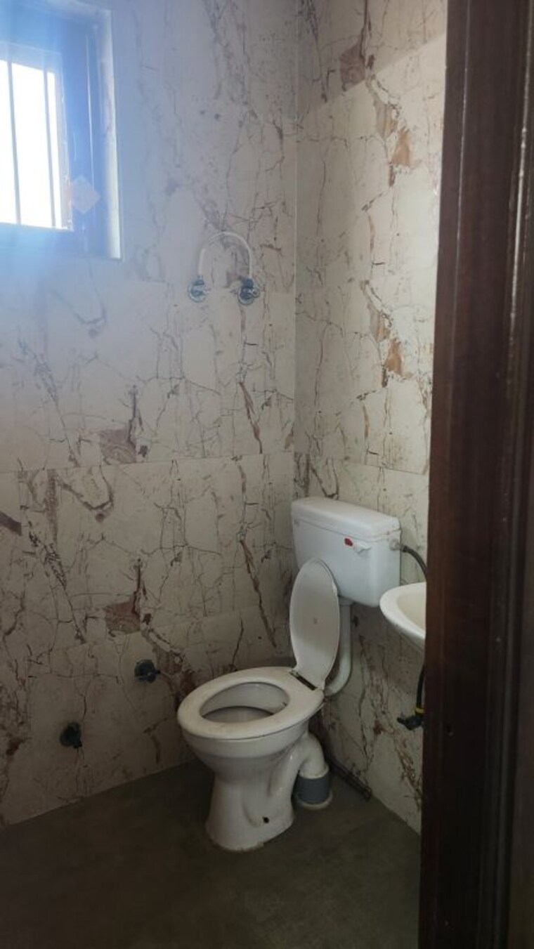 Bathroom, swaran-nagri 2 Bedroom 1600 Sq.Ft. Builder Floor In Sector 31 Faridabad 10073899