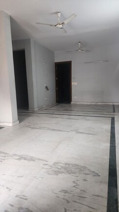 2 BHK Builder Floor For Rent in Swaran Nagri