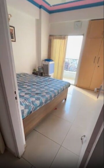 Room in 2 BHK Apartment at Homes 121, Sector 121 – for Rent