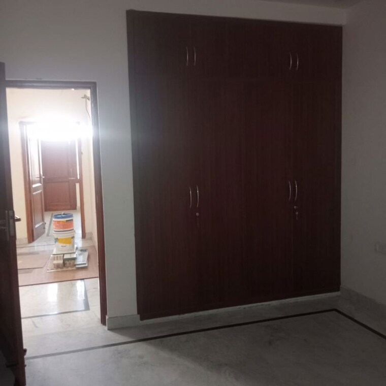 Room, sector 108 3 Bedroom 200 Sq.Mt. Independent House In Sector 108 Noida 10073969
