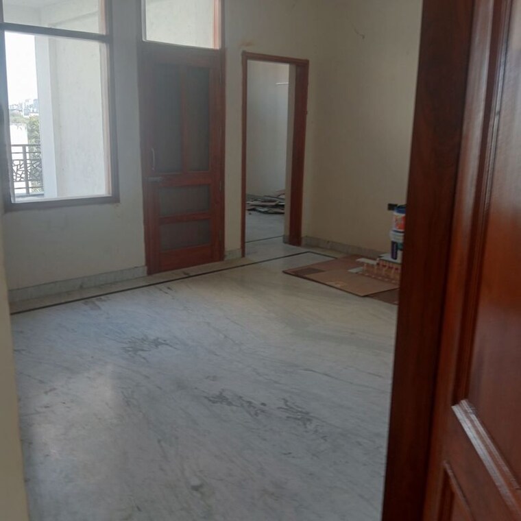 Room, sector 108 3 Bedroom 200 Sq.Mt. Independent House In Sector 108 Noida 10073969
