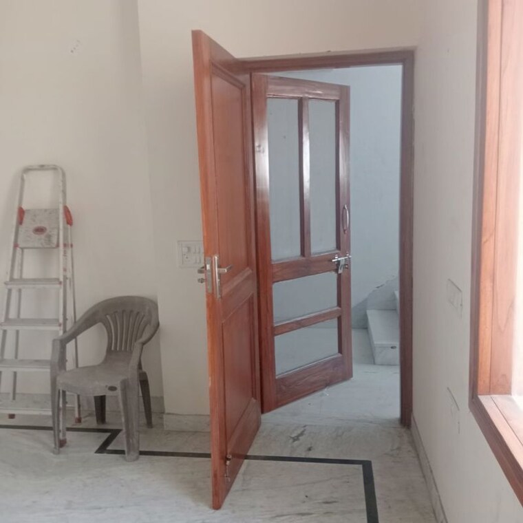 undefined, sector 108 3 Bedroom 200 Sq.Mt. Independent House In Sector 108 Noida 10073969