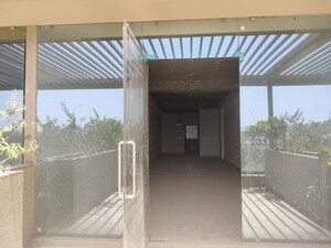 Room in  Office Space at Shreeya Amalga, Thaltej – for Rent