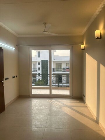Room in 3 BHK Builder Floor at Central Park Flower Valley, Sohna Sector 33 – for Sale