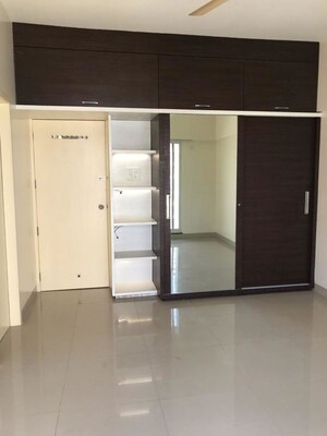 Room in 3 BHK Apartment at Godrej Horizon, Mohammadwadi – for Rent