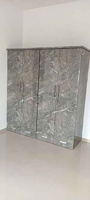 Furnished Amenities in 3 BHK Apartment at Sheth Vasant Athena, Laxmi Nagar – for Rent