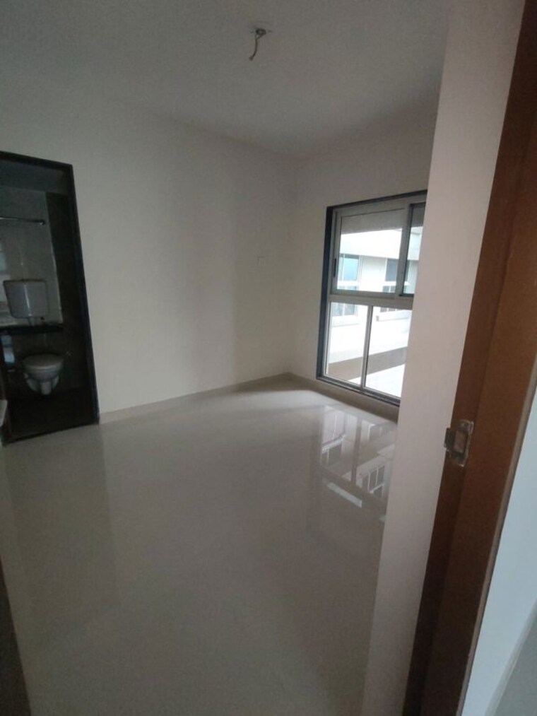 Room, bhatta-chawl 2 Bedroom 500 Sq.Ft. Apartment In Worli Mumbai 10074091