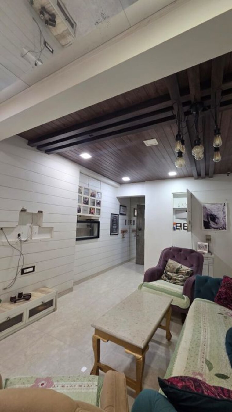 Living Room, lokhandwala complex 2 Bedroom 750 Sq.Ft. Apartment In Lokhandwala Complex Mumbai 10061282