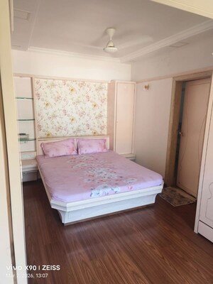 Bedroom in 2 BHK Apartment at Versova – for Rent