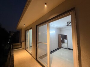 Room in 3 BHK Villa at RWA Apartments Sector 71, Sector 71 – for Rent
