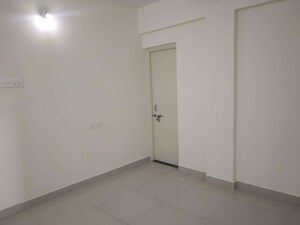 Room in 2 BHK Apartment at Kharadi – for Rent