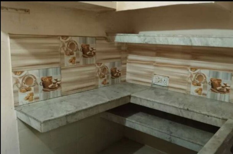 Kitchen, sector 35 3 Bedroom 1000 Sq.Ft. Builder Floor In Sector 35 Chandigarh 10074167