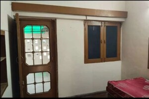 Room in 3 BHK Builder Floor at Sector 35 – for Rent