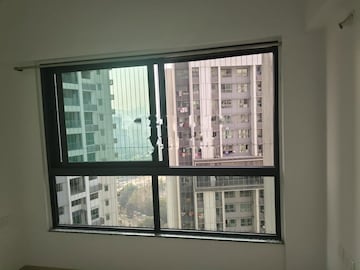 Room in 2 BHK Apartment at Kalpataru Immensa, Kolshet Road – for Rent