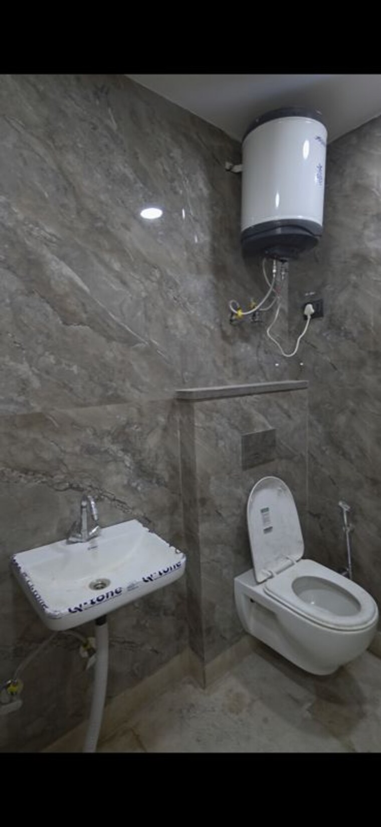 Bathroom, govindpuri 3 Bedroom 100 Sq.Yd. Builder Floor In Govindpuri Delhi 10074250